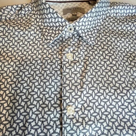 Ted Baker London Black & White Geometric Button Up Shirt Like New! Size 5 - Picture 15 of 16